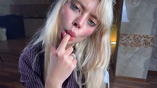 Snapshot of Eerectioneering chatting on October 26, 2025, 11:32 am Eerectioneering online show from October 26, 2025, 11:32 am