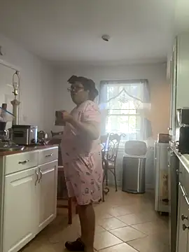 Snapshot of ebonyred chatting on November 22, 2025, 3:33 pm ebonyred online show from November 22, 2025, 3:33 pm