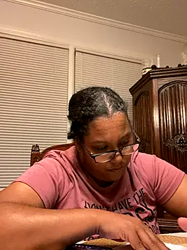 Snapshot of ebonyred chatting on October 21, 2025, 12:00 am ebonyred online show from October 21, 2025, 12:00 am