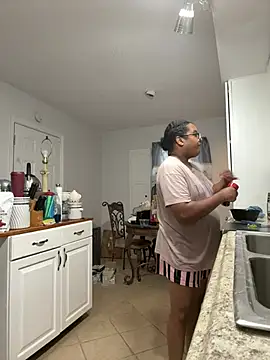 ebonyred online show from May 7, 2026, 1:25 pm