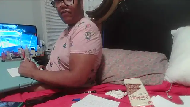 ebonyred online show from April 24, 2026, 1:29 am