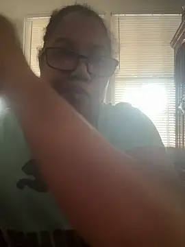 ebonyred online show from December 22, 2025, 2:06 pm