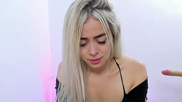 Snapshot of nicole_valencia_ chatting on June 4, 2026, 5:17 pm nicole valencia online show from June 4, 2026, 5:17 pm