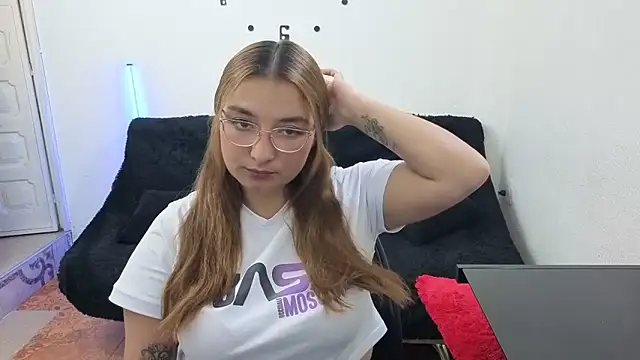 Snapshot of _sweetcarla chatting on May 13, 2026, 5:20 pm sweetcarla online show from May 13, 2026, 5:20 pm