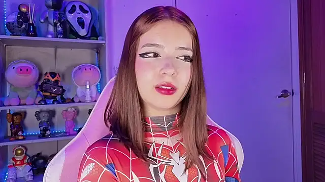 EmilyMiller  online show from November 5, 2025, 4:21 pm