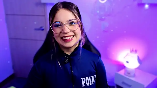 EmilyMiller  online show from June 26, 2026, 3:29 pm