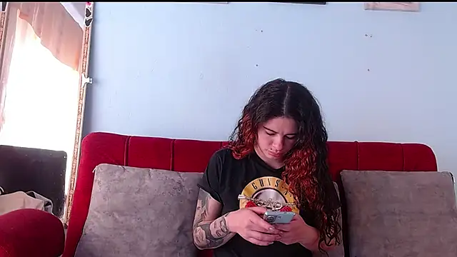 Snapshot of Tamararios chatting on October 9, 2025, 8:42 pm Tamararios online show from October 9, 2025, 8:42 pm