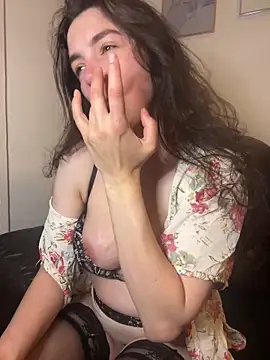 Snapshot of GillKelly chatting on October 16, 2025, 5:38 am GillKelly online show from October 16, 2025, 5:38 am