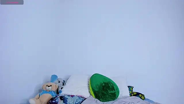 cheryl blossom69 online show from November 21, 2025, 2:43 am