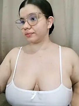 Snapshot of Danzel1105 chatting on November 16, 2025, 3:00 am Danzel1105 online show from November 16, 2025, 3:00 am