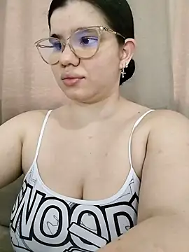 Snapshot of Danzel1105 chatting on November 16, 2025, 5:17 pm Danzel1105 online show from November 16, 2025, 5:17 pm