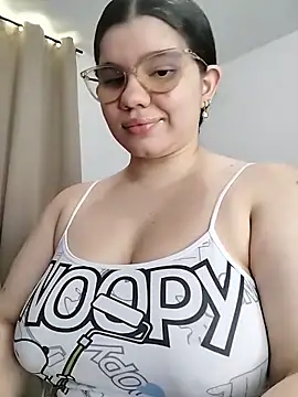 Danzel1105 online show from May 5, 2026, 2:42 pm