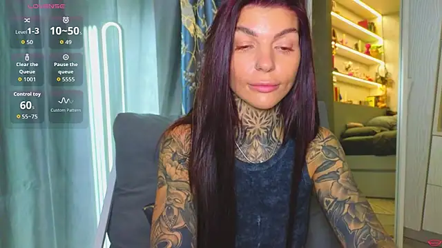 tattooedBabyy online show from April 15, 2026, 8:09 am
