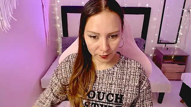 camila delarosa online show from May 5, 2026, 4:32 pm