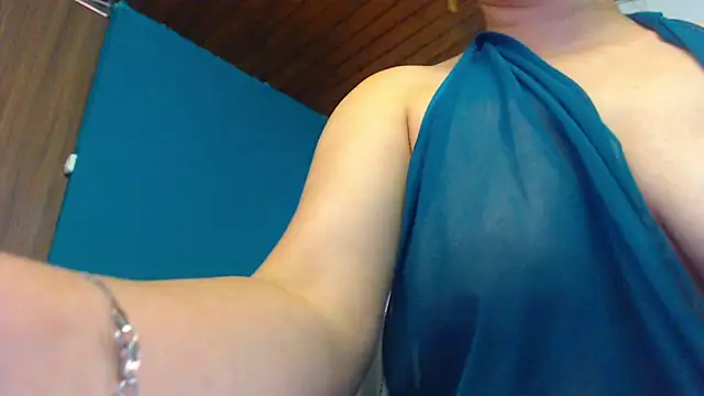 camila delarosa online show from January 21, 2025, 4:27 pm