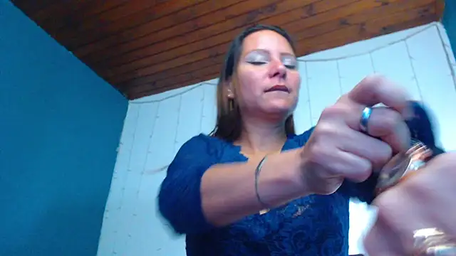 camila delarosa online show from January 28, 2025, 1:05 pm