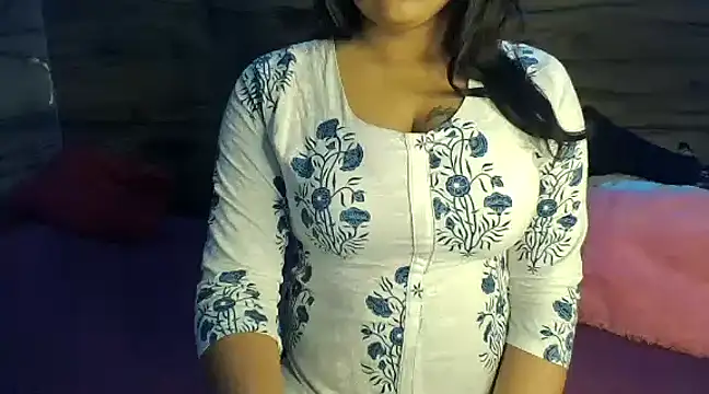 Snapshot of Trezza chatting on February 6, 2025, 6:46 pm Trezza online show from February 6, 2025, 6:46 pm