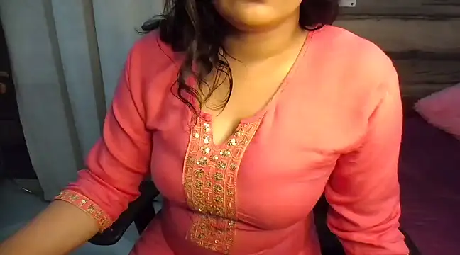 Snapshot of Trezza chatting on December 23, 2024, 8:25 pm Trezza online show from December 23, 2024, 8:25 pm
