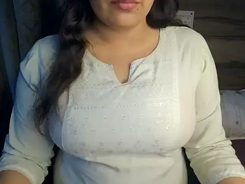 Snapshot of Trezza chatting on October 25, 2025, 5:24 pm Trezza online show from October 25, 2025, 5:24 pm