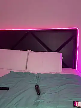 ScarlettAndClark online show from March 11, 2026, 4:06 am