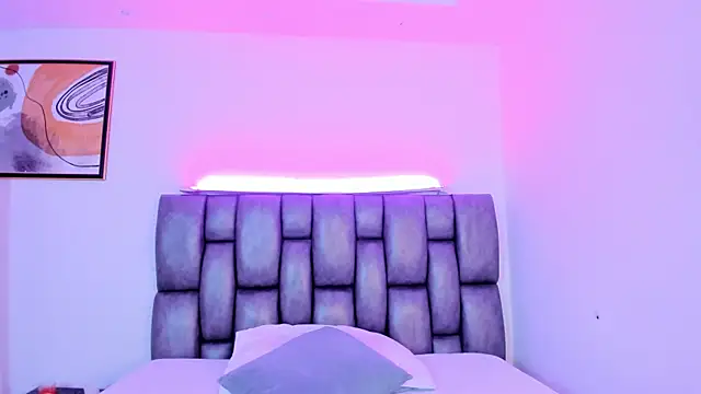 martina mancini online show from November 29, 2025, 12:38 pm