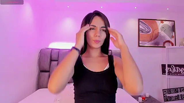 martina mancini online show from February 10, 2025, 12:18 pm