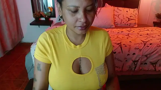 Snapshot of Dominik_girl chatting on June 10, 2026, 7:48 pm Dominik girl online show from June 10, 2026, 7:48 pm