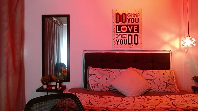 Snapshot of Dominik_girl chatting on July 7, 2026, 7:28 pm Dominik girl online show from July 7, 2026, 7:28 pm