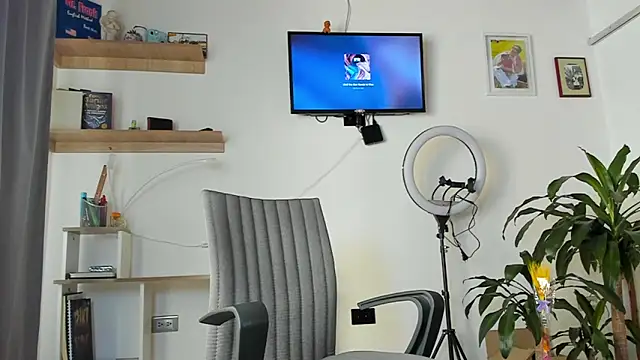 manucute 23  online show from January 13, 2026, 2:43 pm