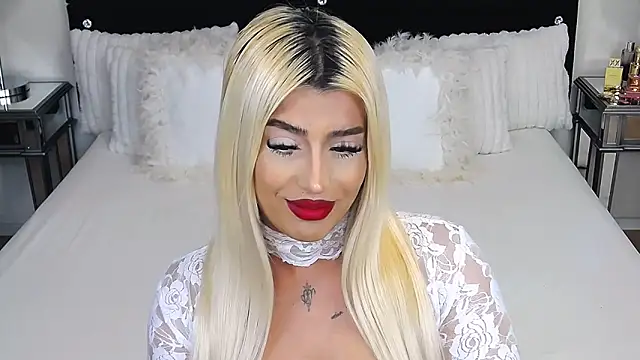 Snapshot of GiseleReine chatting on February 28, 2026, 12:38 pm GiseleReine online show from February 28, 2026, 12:38 pm