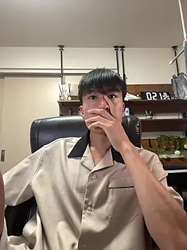 Snapshot of IroManager chatting on October 12, 2025, 3:24 pm IroManager online show from October 12, 2025, 3:24 pm