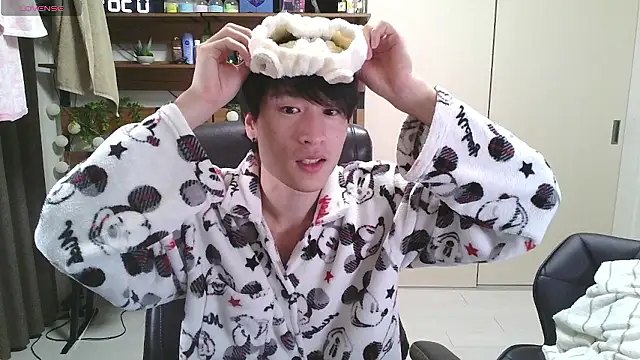 Snapshot of IroManager chatting on December 16, 2025, 3:38 pm IroManager online show from December 16, 2025, 3:38 pm