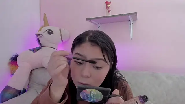 Snapshot of Oriana_Guzman chatting on May 17, 2026, 7:41 am Oriana Guzman online show from May 17, 2026, 7:41 am