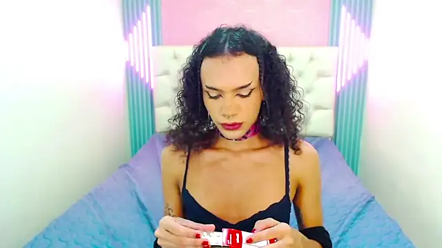 Foxy Ella  online show from October 28, 2025, 3:33 pm