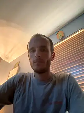 tleaper21101 online show from October 2, 2025, 7:06 pm