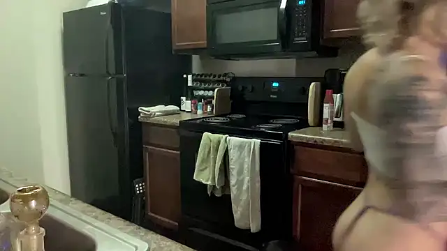 NatalieKneals online show from February 11, 2025, 7:02 am