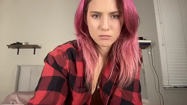 NatalieKneals online show from December 5, 2024, 4:59 am