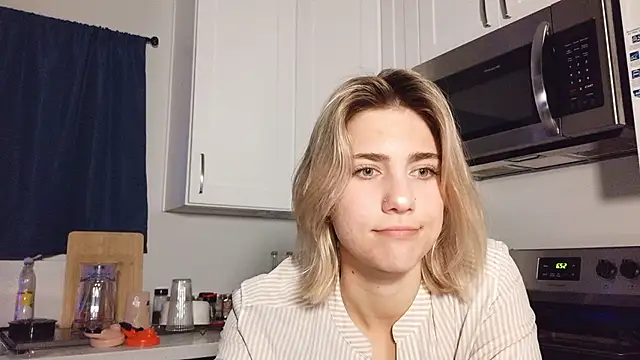 NatalieKneals online show from February 1, 2026, 2:54 am