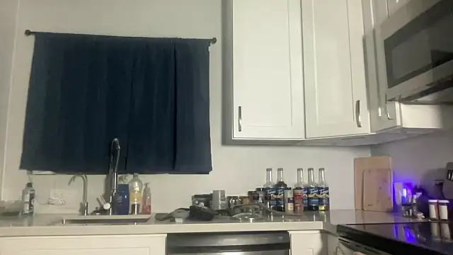 NatalieKneals online show from March 19, 2026, 4:45 am