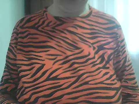 Snapshot of AnaXBerry chatting on February 27, 2026, 6:24 am AnaXBerry online show from February 27, 2026, 6:24 am