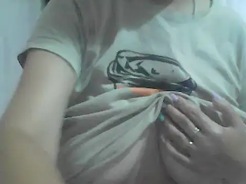Snapshot of AnaXBerry chatting on July 11, 2026, 6:35 am AnaXBerry online show from July 11, 2026, 6:35 am