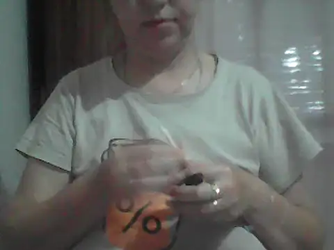 Snapshot of AnaXBerry chatting on June 27, 2026, 5:52 pm AnaXBerry online show from June 27, 2026, 5:52 pm