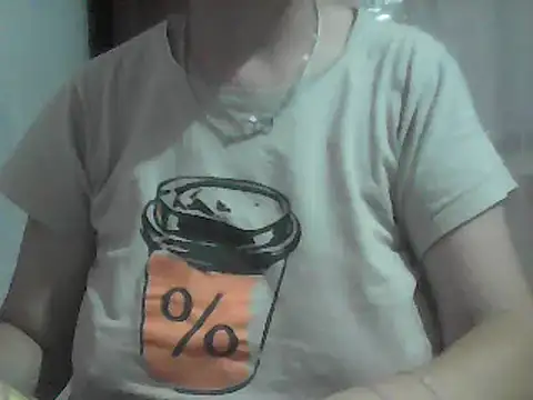 Snapshot of AnaXBerry chatting on July 7, 2026, 5:49 pm AnaXBerry online show from July 7, 2026, 5:49 pm