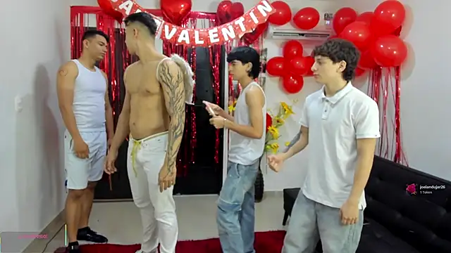 Snapshot of badguyss_bisex chatting on February 14, 2026, 11:32 am badguyss bisex online show from February 14, 2026, 11:32 am