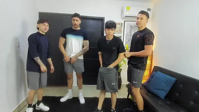 Snapshot of badguyss_bisex chatting on March 12, 2026, 11:36 am badguyss bisex online show from March 12, 2026, 11:36 am