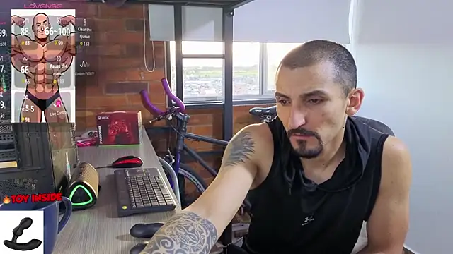 Snapshot of Marck_Muscle chatting on June 16, 2026, 10:54 pm Marck Muscle online show from June 16, 2026, 10:54 pm
