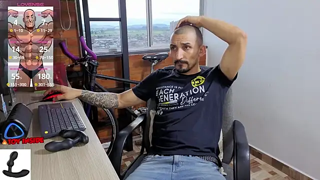 Snapshot of Marck_Muscle chatting on June 7, 2026, 10:59 pm Marck Muscle online show from June 7, 2026, 10:59 pm