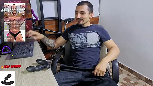 Snapshot of Marck_Muscle chatting on June 29, 2026, 1:45 am Marck Muscle online show from June 29, 2026, 1:45 am