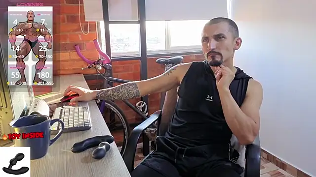 Snapshot of Marck_Muscle chatting on June 11, 2026, 10:29 pm Marck Muscle online show from June 11, 2026, 10:29 pm
