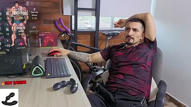 Snapshot of Marck_Muscle chatting on July 14, 2026, 11:11 pm Marck Muscle online show from July 14, 2026, 11:11 pm